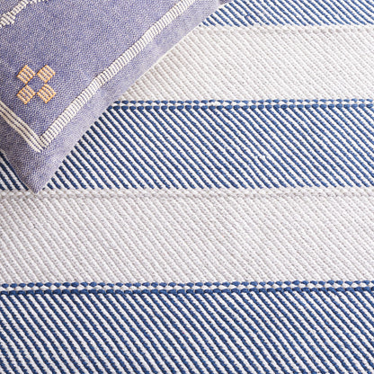 SAFAVIEH Area Rug 8x10 - Striped Kilim Collection - Large - Grey & Blue, Flat Weave Cotton, Ideal for Living Room, Bedroom, Office, Dining Space (STK803F)