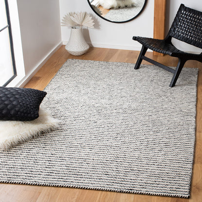 SAFAVIEH Kilim Collection Area Rug - 6' x 9', Black & Ivory, Flat Weave Wool Design, Ideal for High Traffic Areas in Living Room, Bedroom (KLM378Z)