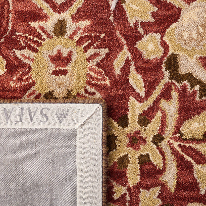 SAFAVIEH Antiquity Collection Accent Rug - 4' x 6', Red & Beige, Handmade Traditional Wool, Ideal for High Traffic Areas in Entryway, Living Room, Bedroom (AT65Q)