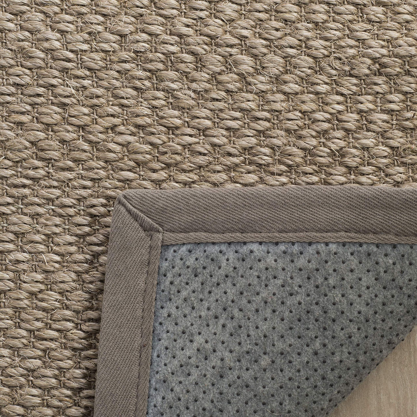 SAFAVIEH Natural Fiber Collection Runner Rug - 2'6" x 6', Natural & Grey, Rustic Farmhouse Border Sisal Design, Easy Care, Ideal for High Traffic Areas in Living Room, Bedroom (NF153A)