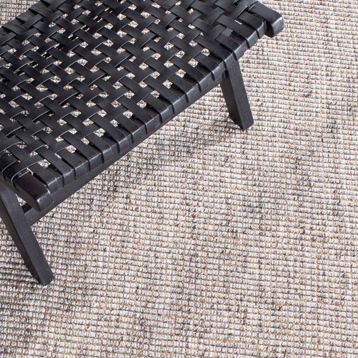 SAFAVIEH Natural Fiber Collection Accent Rug - 3' x 5', Grey & Natural, Handmade Woven Fringe Jute, Ideal for High Traffic Areas in Entryway, Living Room, Bedroom (NF826F)