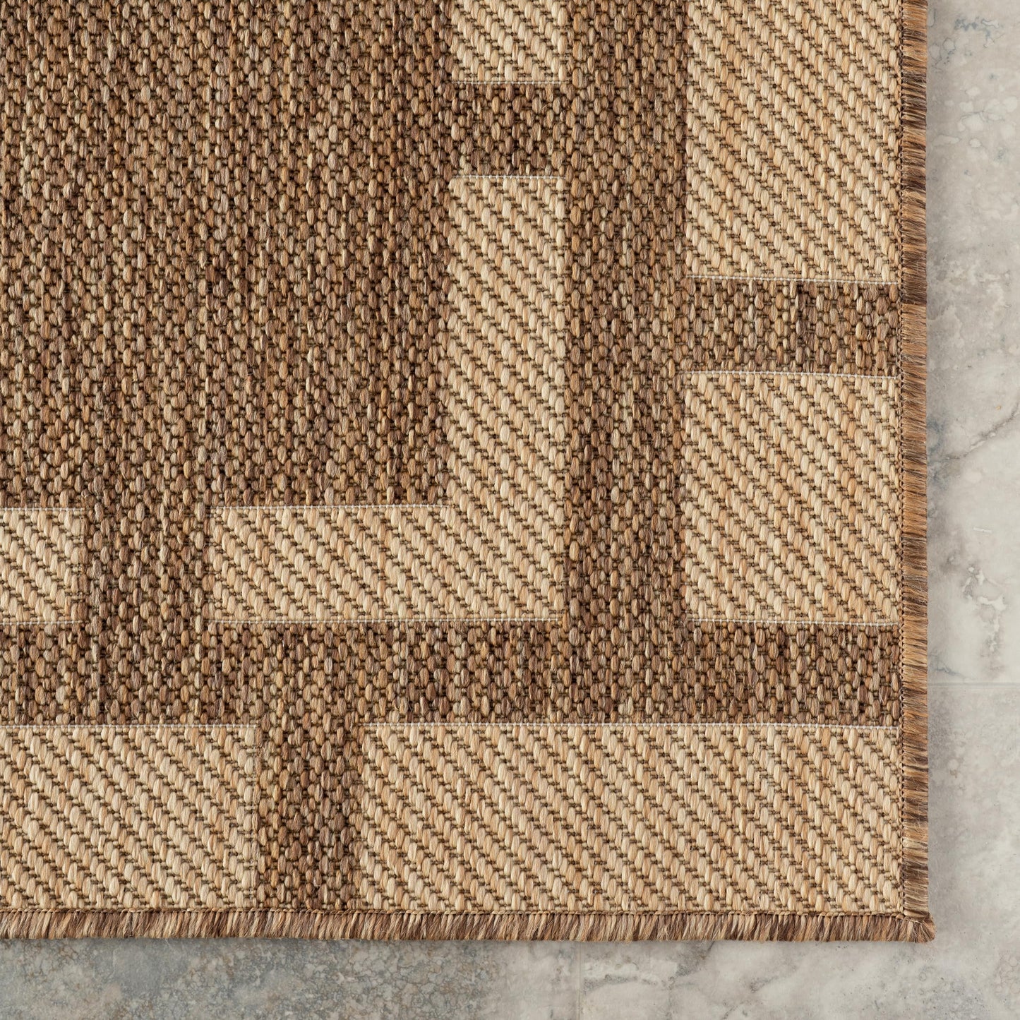 Nuloom Bellia Bordered 4' x 6' Indoor/Outdoor Area Rug for Living Room Patio Deck Front Porch, Light Brown