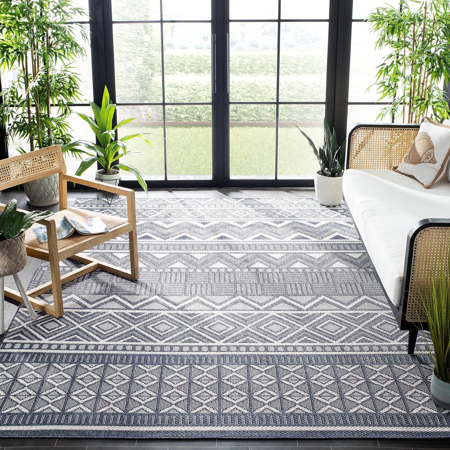 SAFAVIEH Washable Rug Outdoor Bermuda Collection - 9' x 12', Navy & Cream, Non-Shedding & Easy to Clean, Ideal for Patio, Backyard, Mudroom (BMU818N)