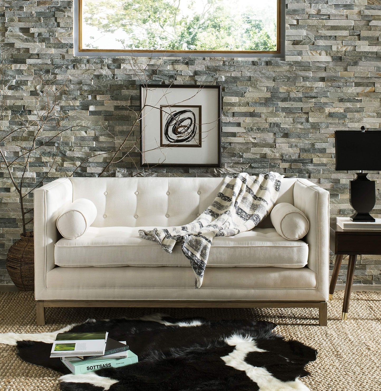SAFAVIEH Cow Hide Collection Accent Rug - 4'7" x 5'8", Black & White, Handmade Rustic Genuine Cowhide, Ideal for High Traffic Areas in Entryway, Living Room, Bedroom (COH211B)
