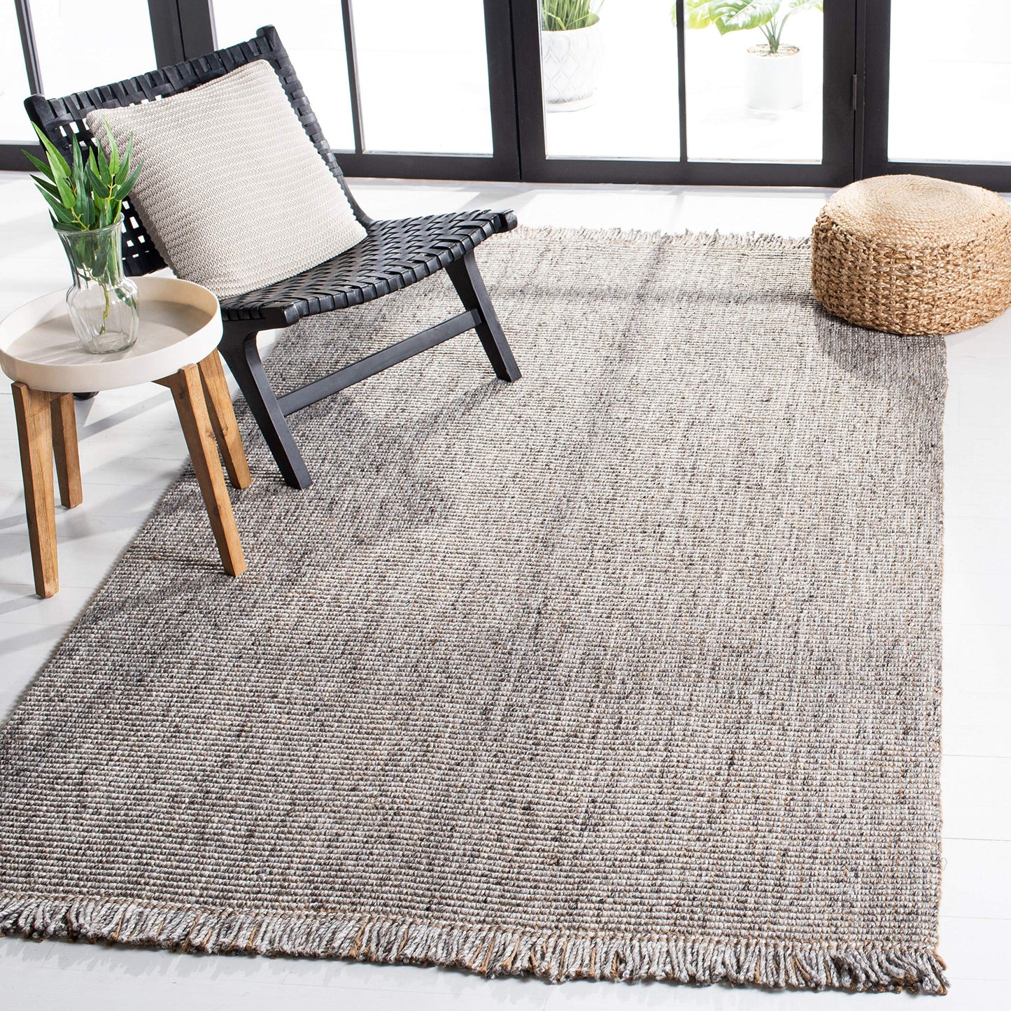 SAFAVIEH Natural Fiber Collection Accent Rug - 3' x 5', Grey & Natural, Handmade Woven Fringe Jute, Ideal for High Traffic Areas in Entryway, Living Room, Bedroom (NF826F)