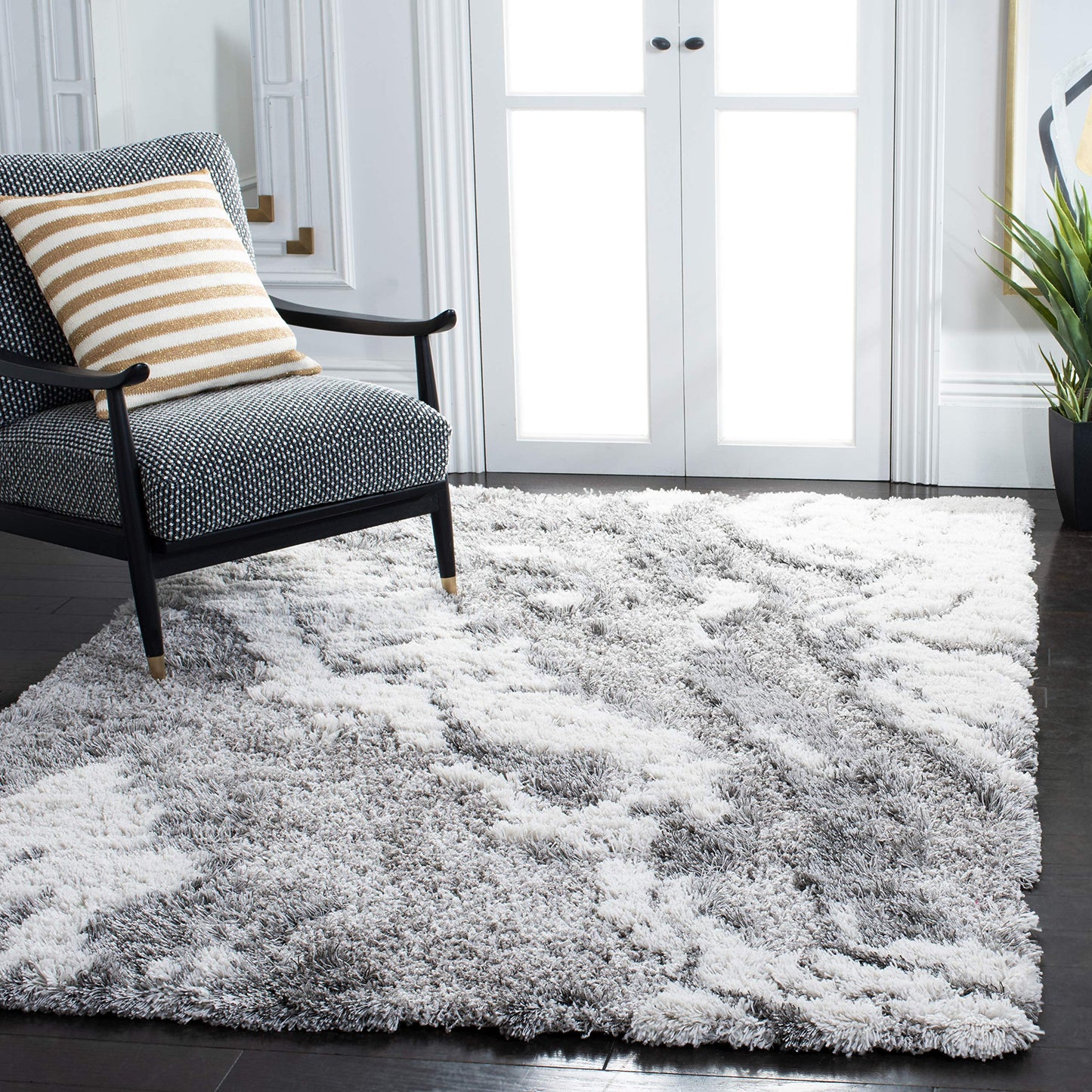 SAFAVIEH Horizon Shag Collection Area Rug - 5'3" x 7'7", Grey & Ivory, Modern Abstract Design, Non-Shedding & Easy Care, 2-inch Thick Ideal for High Traffic Areas in Living Room, Bedroom (HZN890F)