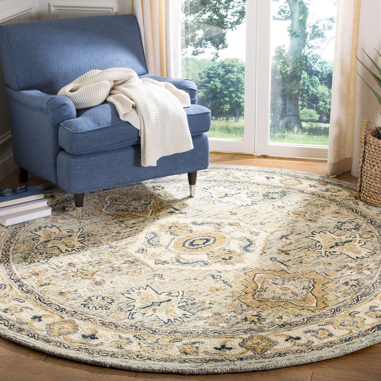 SAFAVIEH Aspen Collection 5' Round Moss/Ivory APN601W Handmade Traditional Premium Wool Entryway Foyer Living Room Bedroom Kitchen Area Rug