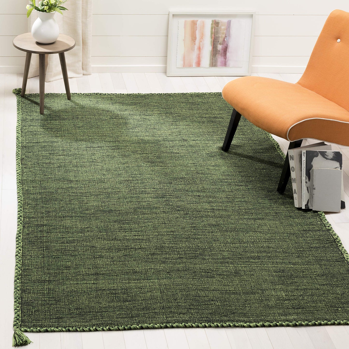 SAFAVIEH Montauk Collection Accent Rug - 4' x 6', Green & Black, Handmade Flat Weave Cotton Corner Tassel, Ideal for High Traffic Areas in Entryway, Living Room, Bedroom (MTK150Y)
