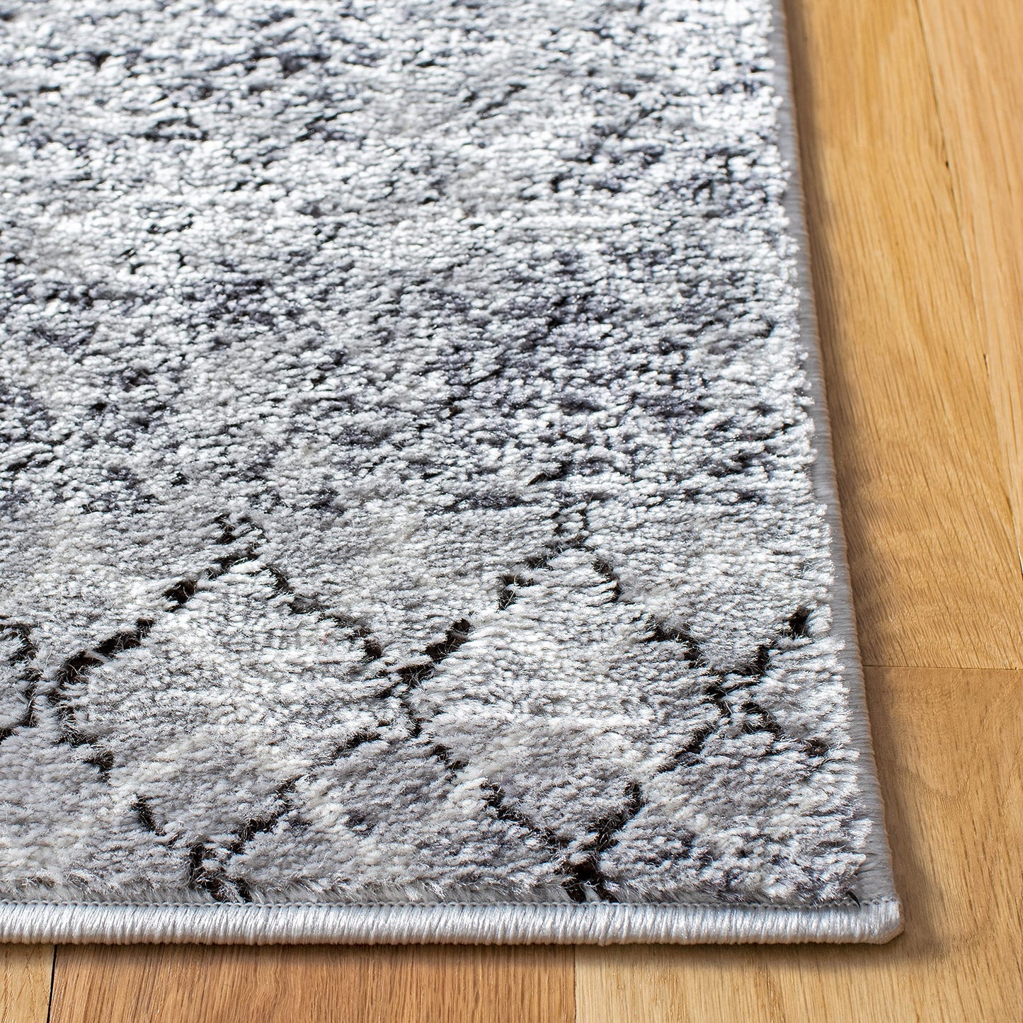 SAFAVIEH Amelia Collection Area Rug - 9' x 12', Grey & Ivory, Rustic Tribal Distressed Design, Non-Shedding & Easy Care, Ideal for High Traffic Areas in Living Room, Bedroom (ALA761F)