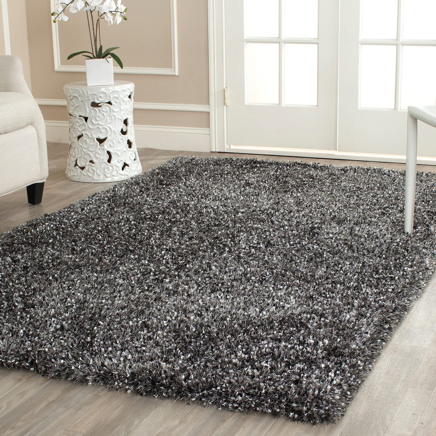 SAFAVIEH Malibu Shag Collection Accent Rug - 2'6" x 4', White, Handmade Solid, 1.4-inch Thick Ideal for High Traffic Areas in Entryway, Living Room, Bedroom (MLS431W)