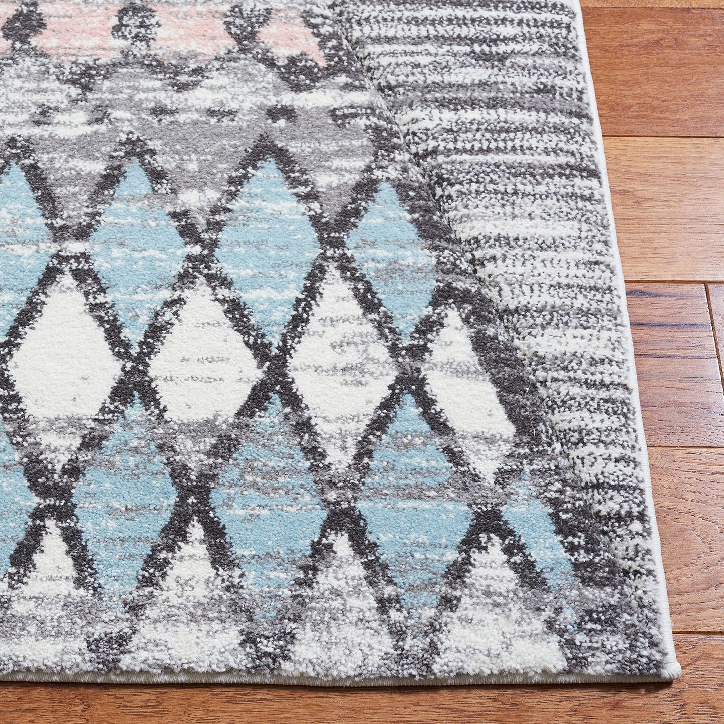 SAFAVIEH Carousel Kids Collection Accent Rug - 2' x 3', Grey & Pink, Boho Design, Non-Shedding & Easy Care, Ideal for High Traffic Areas for Boys & Girls in Playroom, Nursery, Bedroom (CRK117F)