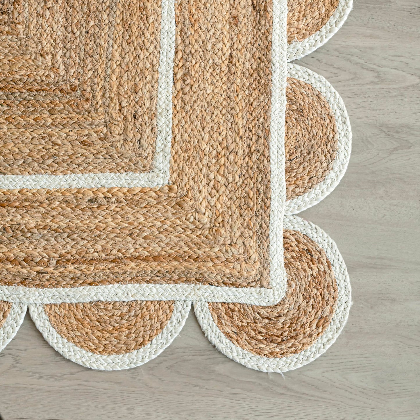 Weaving Village Scalloped Natural Jute Area Rug, Natural Base Off White Trim, 4x6