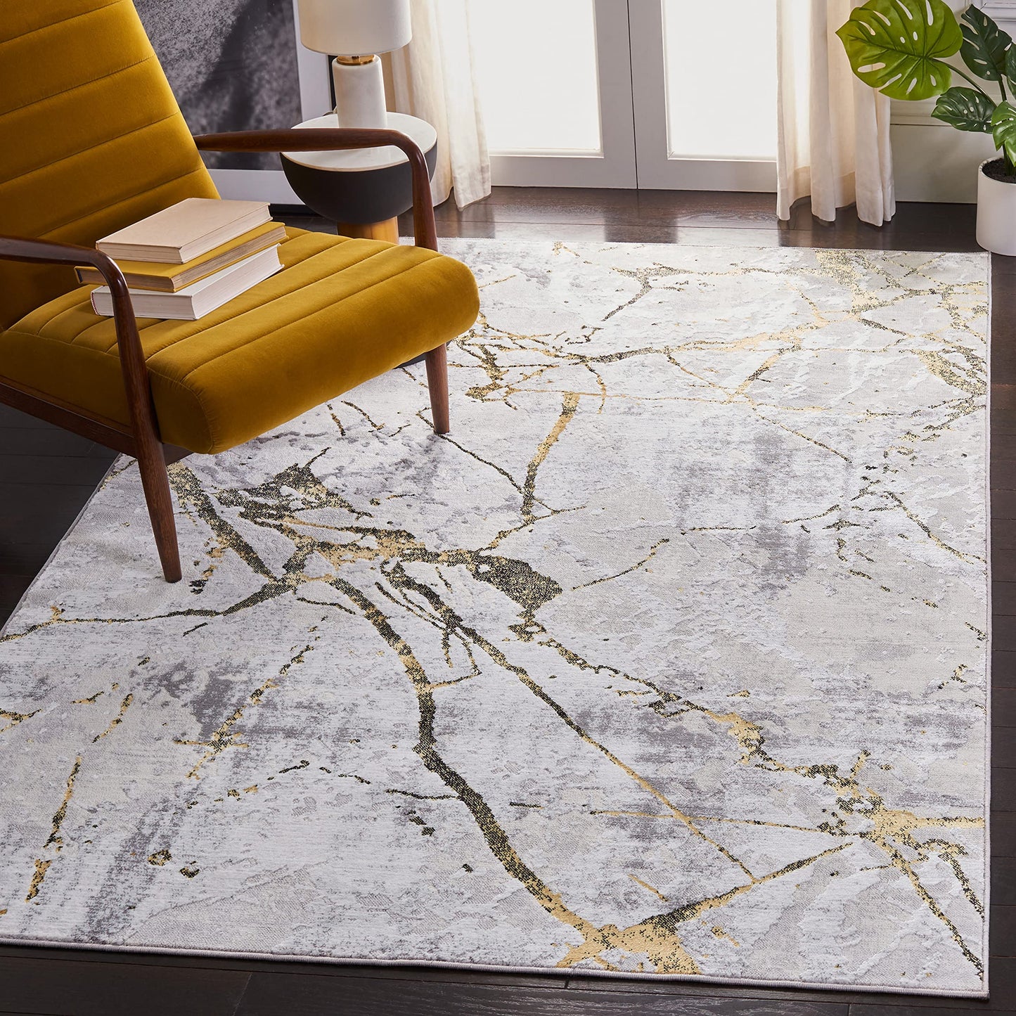 SAFAVIEH Amelia Collection Area Rug - 6' x 9', Grey & Gold, Modern Abstract Design, Non-Shedding & Easy Care, Ideal for High Traffic Areas in Living Room, Bedroom (ALA293G)