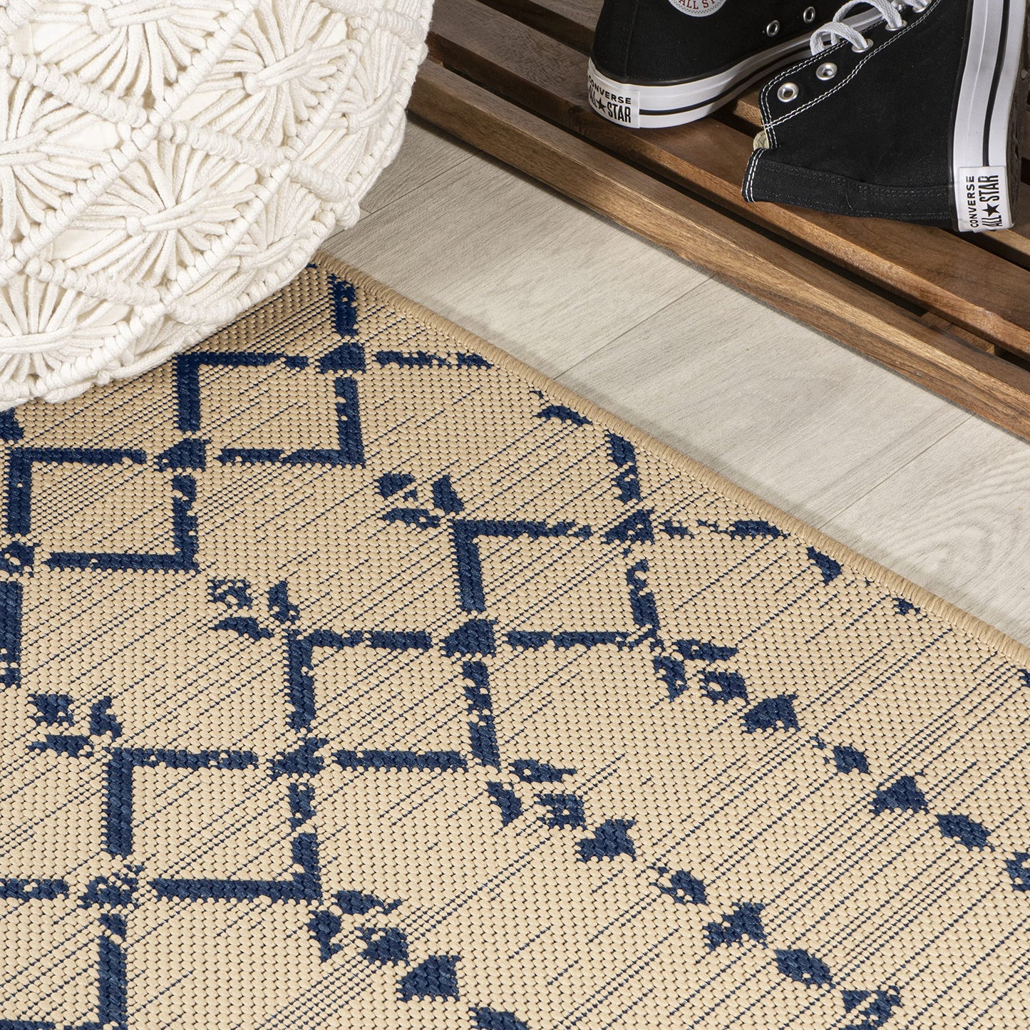JONATHAN Y Moroccan Geometric Indoor Outdoor Square Area Rug 5X5 Beige/Navy, Ourika Textured Weave for Backyard, Patio, Porch, Easy-Cleaning, High Traffic, Pet-Friendly, Non-Shedding (SMB108H-5SQ)