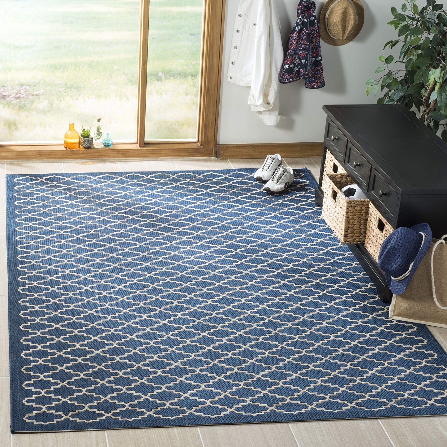 SAFAVIEH Washable Rug Outdoor Courtyard Collection - 2'7" x 5', Navy & Beige, Non-Shedding & Easy Cleaning, Ideal for Patio, Backyard, Mudroom (CY6919-268)