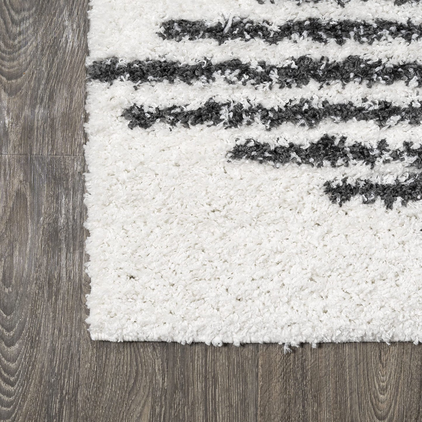 JONATHAN Y Elm Diamond Stripe Shag White/Gray Runner Rug, 2x10, Geometric, Bohemian, Contemporary, Easy-Cleaning for Living Room, Bedroom, Kitchen, Pet Friendly, Non-Shedding (MOH408A-210)