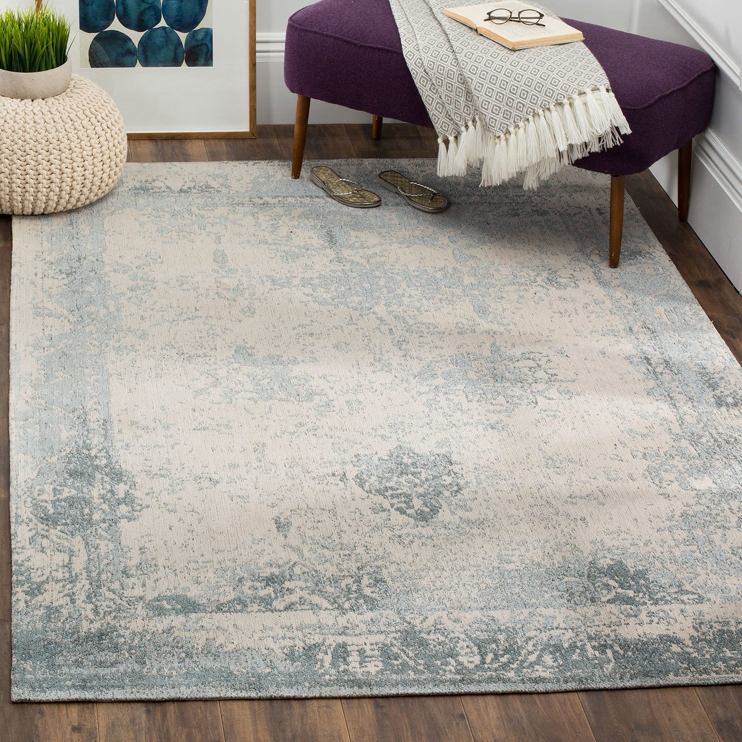 SAFAVIEH Classic Vintage Collection Area Rug - 5' x 8', Grey, Distressed Cotton Design, Easy Care, Ideal for High Traffic Areas in Living Room, Bedroom (CLV125D)