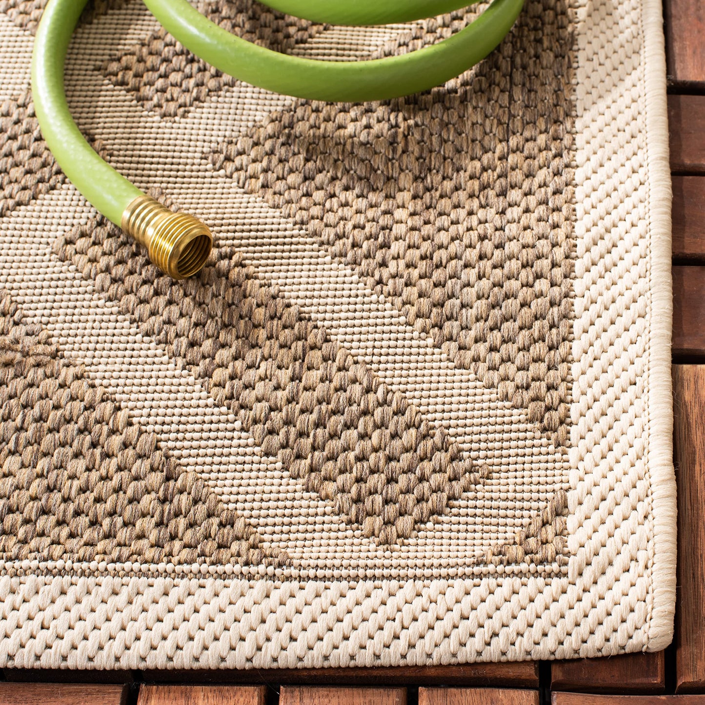 SAFAVIEH Washable Rug Outdoor Courtyard Collection - 2'7" x 5', Brown & Bone, Non-Shedding & Easy Cleaning, Ideal for Patio, Backyard, Mudroom (CY6923-242)