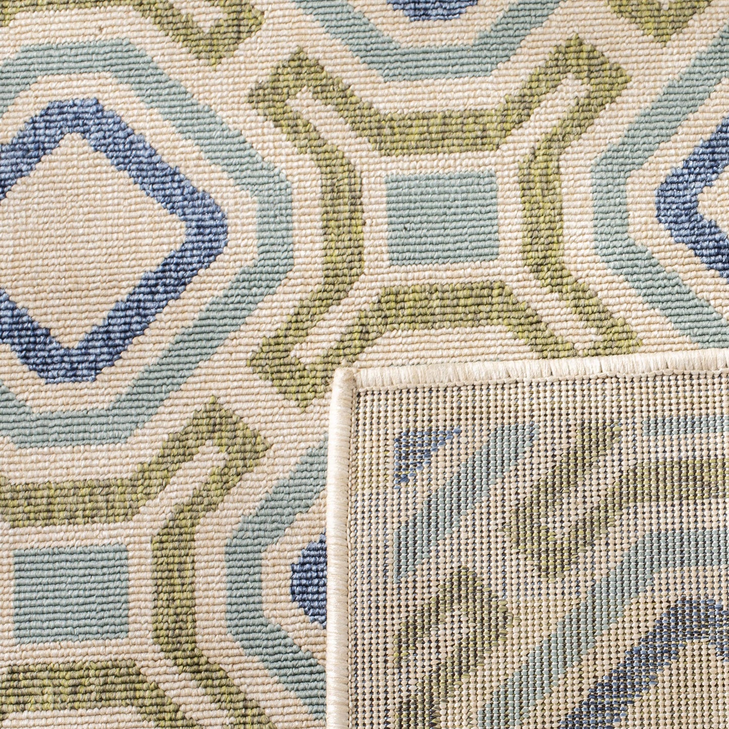 SAFAVIEH Washable Rug Outdoor Veranda Collection - 6'7" x 9'6", Cream & Green, Non-Shedding & Easy to Clean, Ideal for Patio, Backyard, Mudroom (VER089-0614)