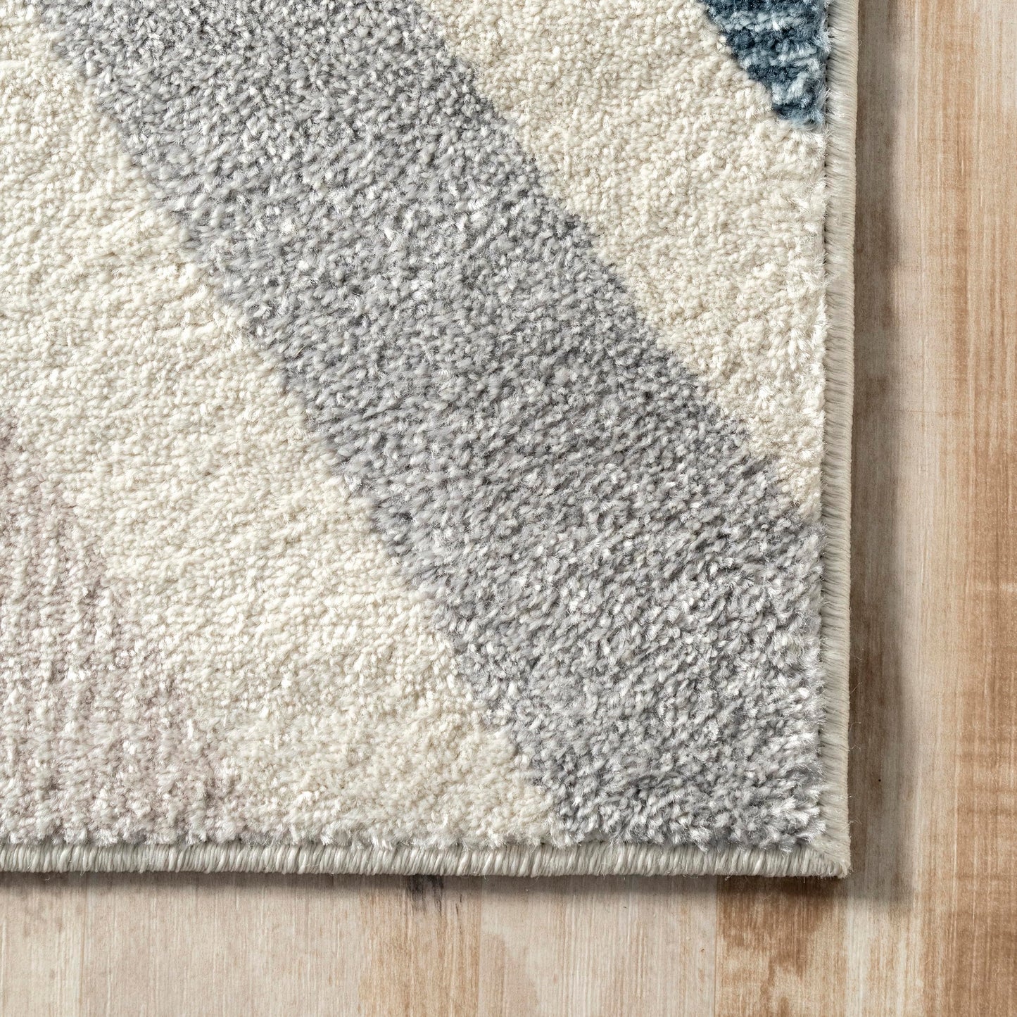 Nuloom Neveah Beige/Ivory, 6'7" x 9', Contemporary, Chevron, Soft and Cozy, High Traffic, Stain Resistant, Easy Clean, Durable Area Rug for Bedroom, Living Room, Dining Space, Den, Foyer, Entryway