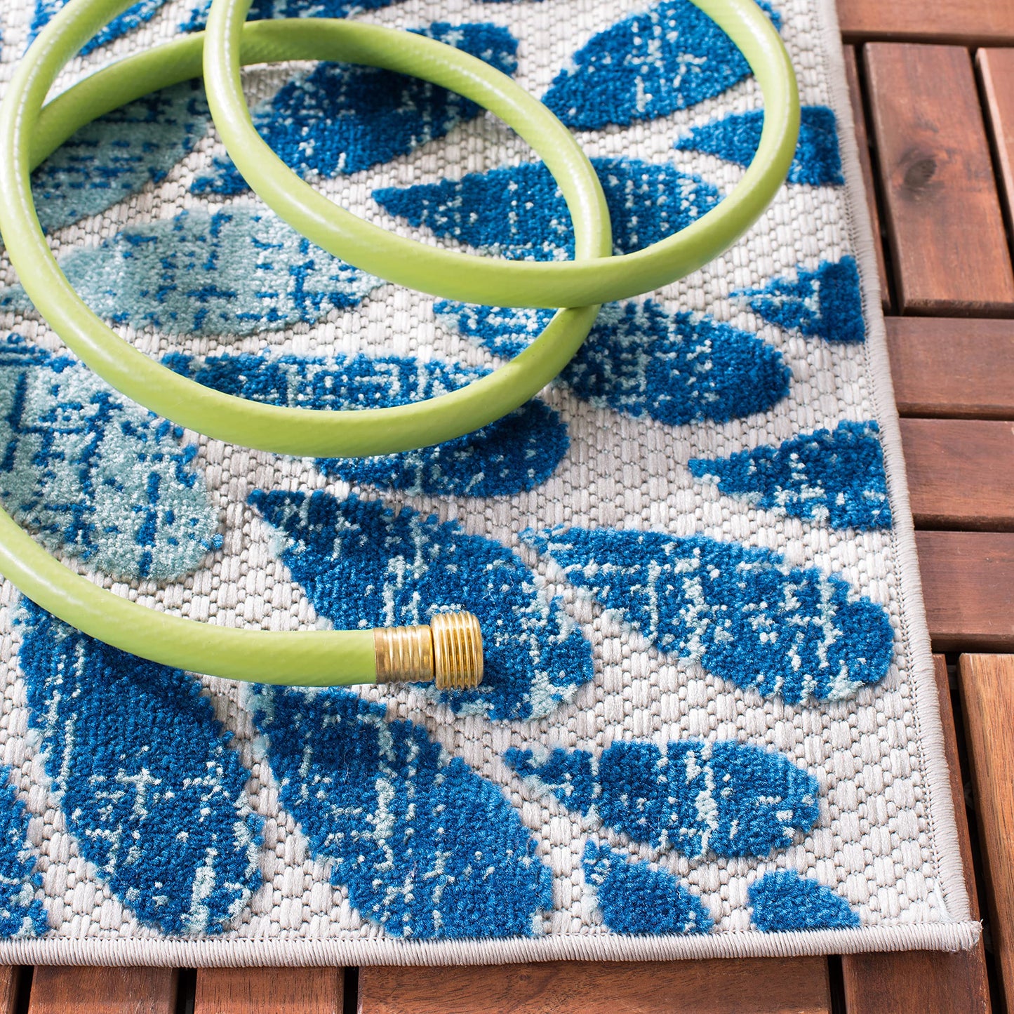 SAFAVIEH Washable Rug Outdoor Cabana Collection - 5'3" x 7'6", Grey & Blue, Non-Shedding & Easy to Clean, Ideal for Patio, Backyard, Mudroom (CBN832F)