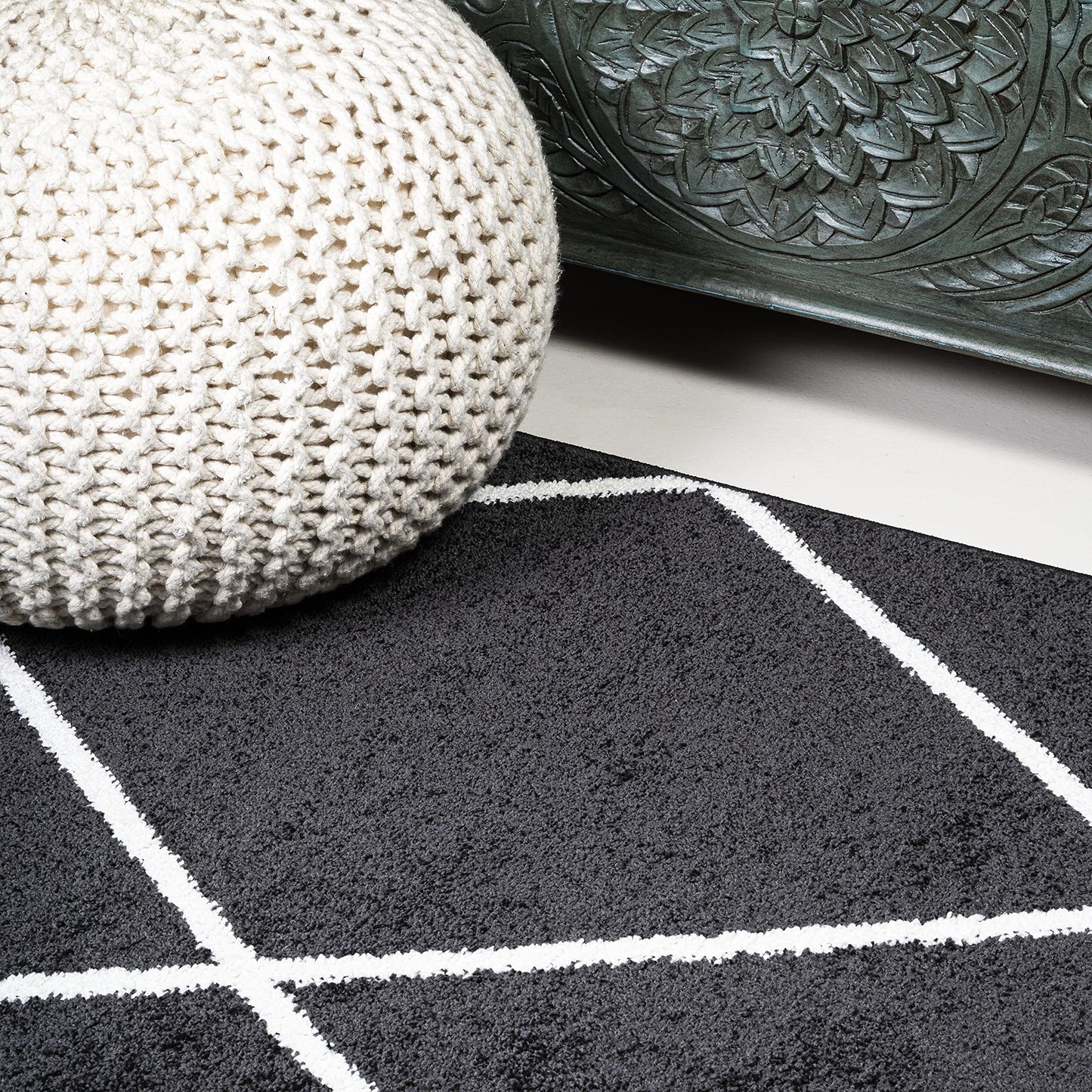 JONATHAN Y Cole Diamond Trellis Black/White 5' Round Indoor Area Rug, Modern,Contemporary,Geometric,Casual, Easy-Cleaning for Living Room,Bedroom,Kitchen,Pet Friendly,Non-Shedding (SEU102A-5R)