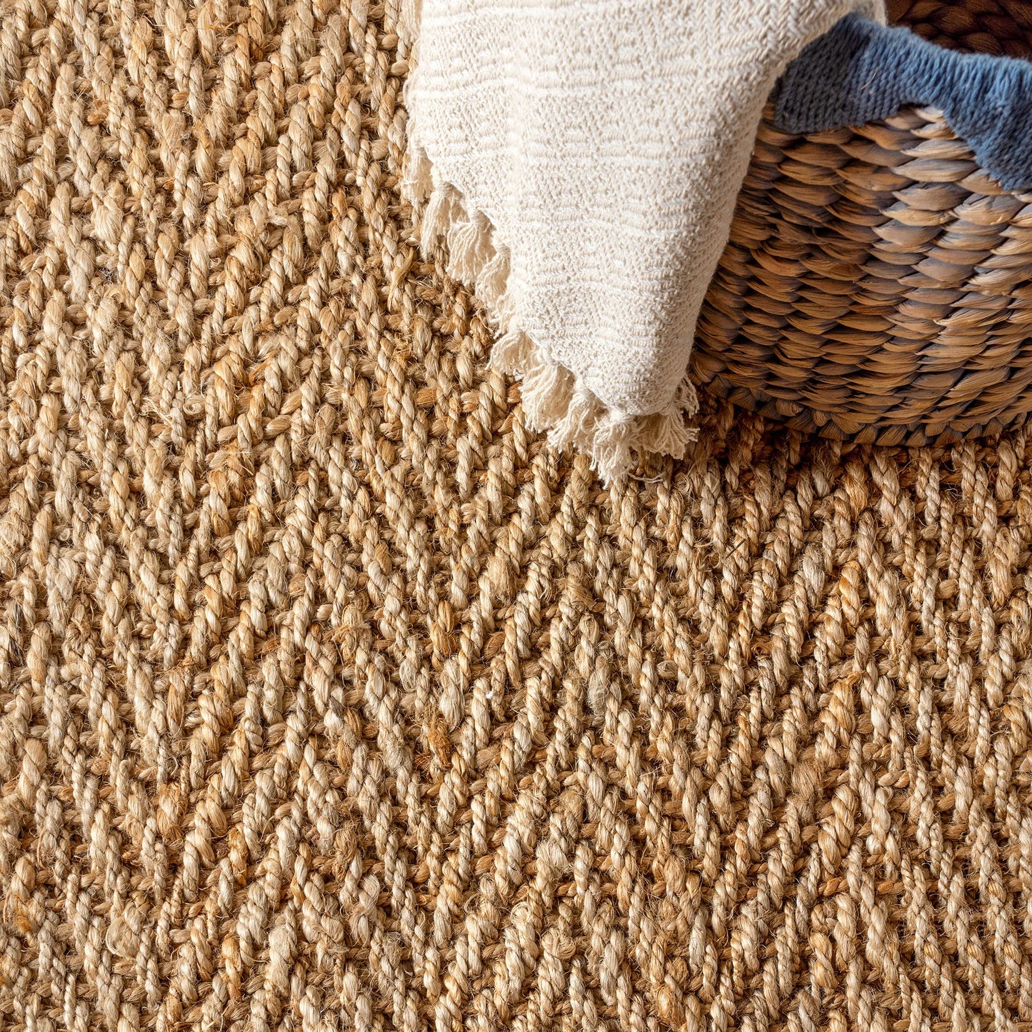 JONATHAN Y Espina Hand Woven Herringbone Chunky Jute Natural Runner Rug, 2x8, Bohemian, Cottage, Easy-Cleaning for Living Room, Bedroom, Kitchen, Pet Friendly, Non-Shedding (NFR101A-28)