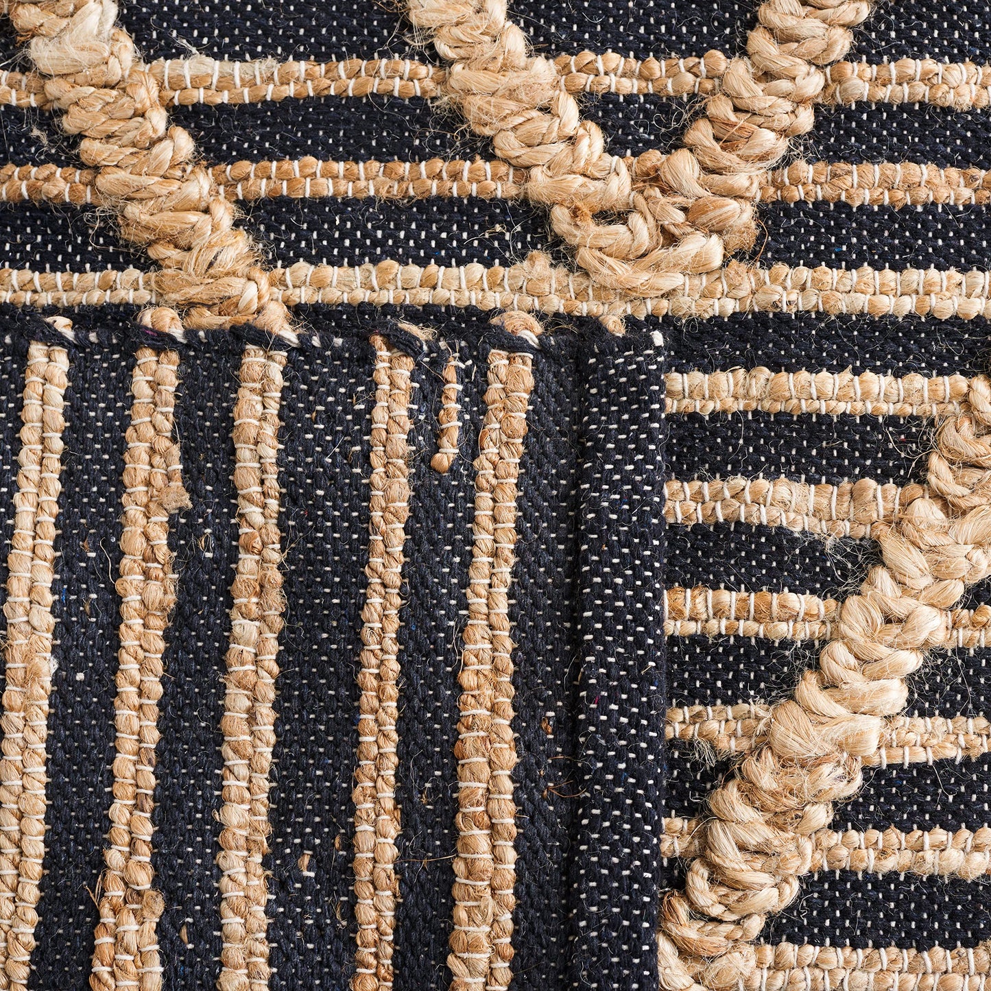 SAFAVIEH Natural Fiber Collection Area Rug - 6' Square, Black & Natural, Flat Weave Farmhouse Geometric Jute Design, Ideal for High Traffic Areas in Living Room, Bedroom (NF378Z)