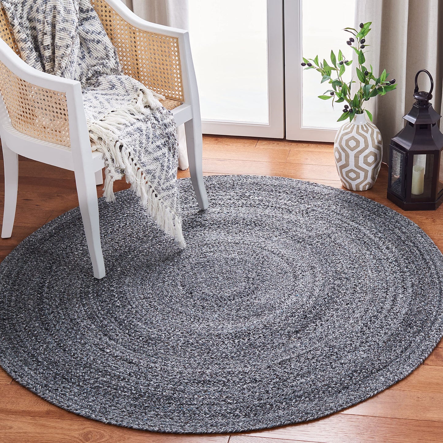SAFAVIEH Braided Collection 6' Round Charcoal BRD851H Handmade Country Cottage Reversible Area Rug