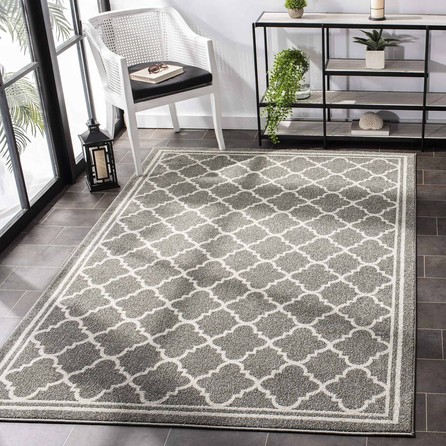 SAFAVIEH Amherst Collection Area Rug - 8' Square, Dark Grey & Beige, Moroccan Trellis Design, Non-Shedding & Easy Care, Ideal for High Traffic Areas in Living Room, Bedroom (AMT422R)