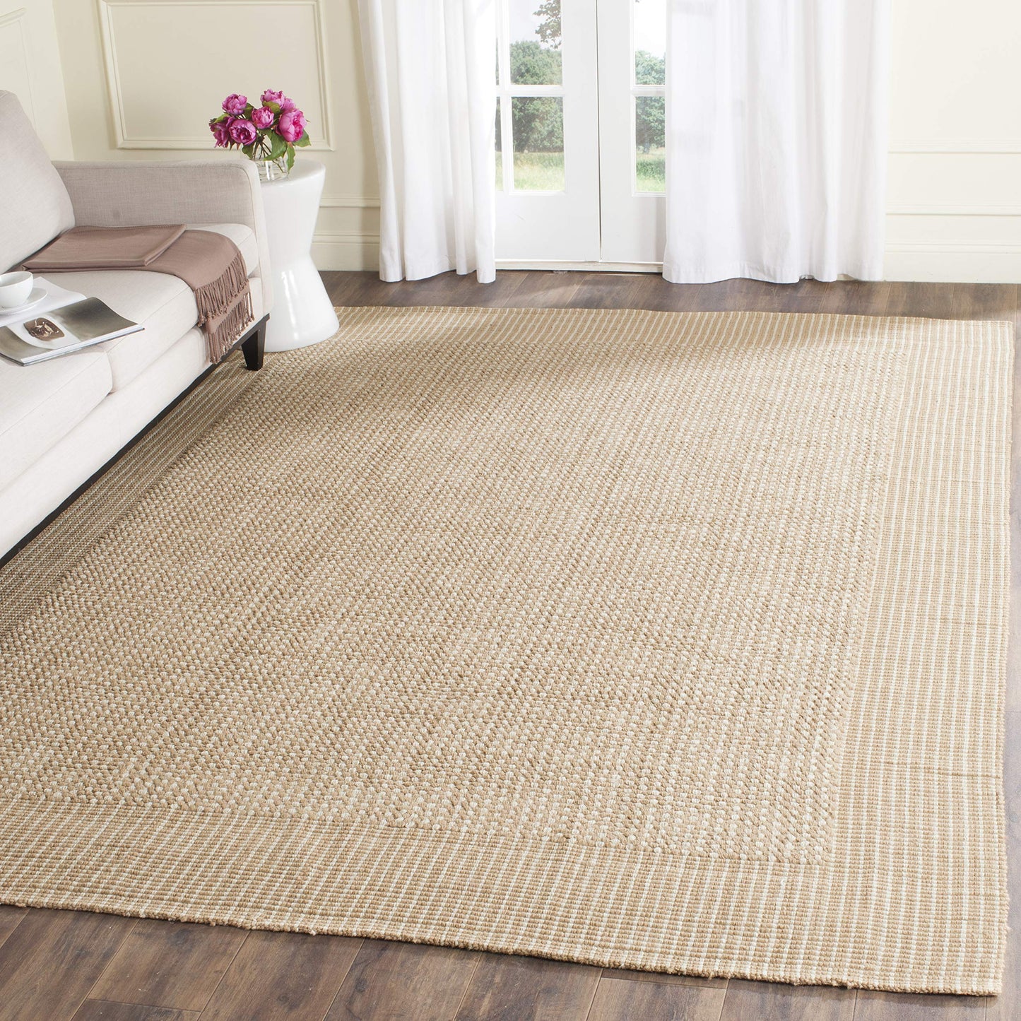 SAFAVIEH Natural Fiber Collection Area Rug - 8' Square, Ivory & Beige, Handmade Jute, Ideal for High Traffic Areas in Living Room, Bedroom (NF449A)