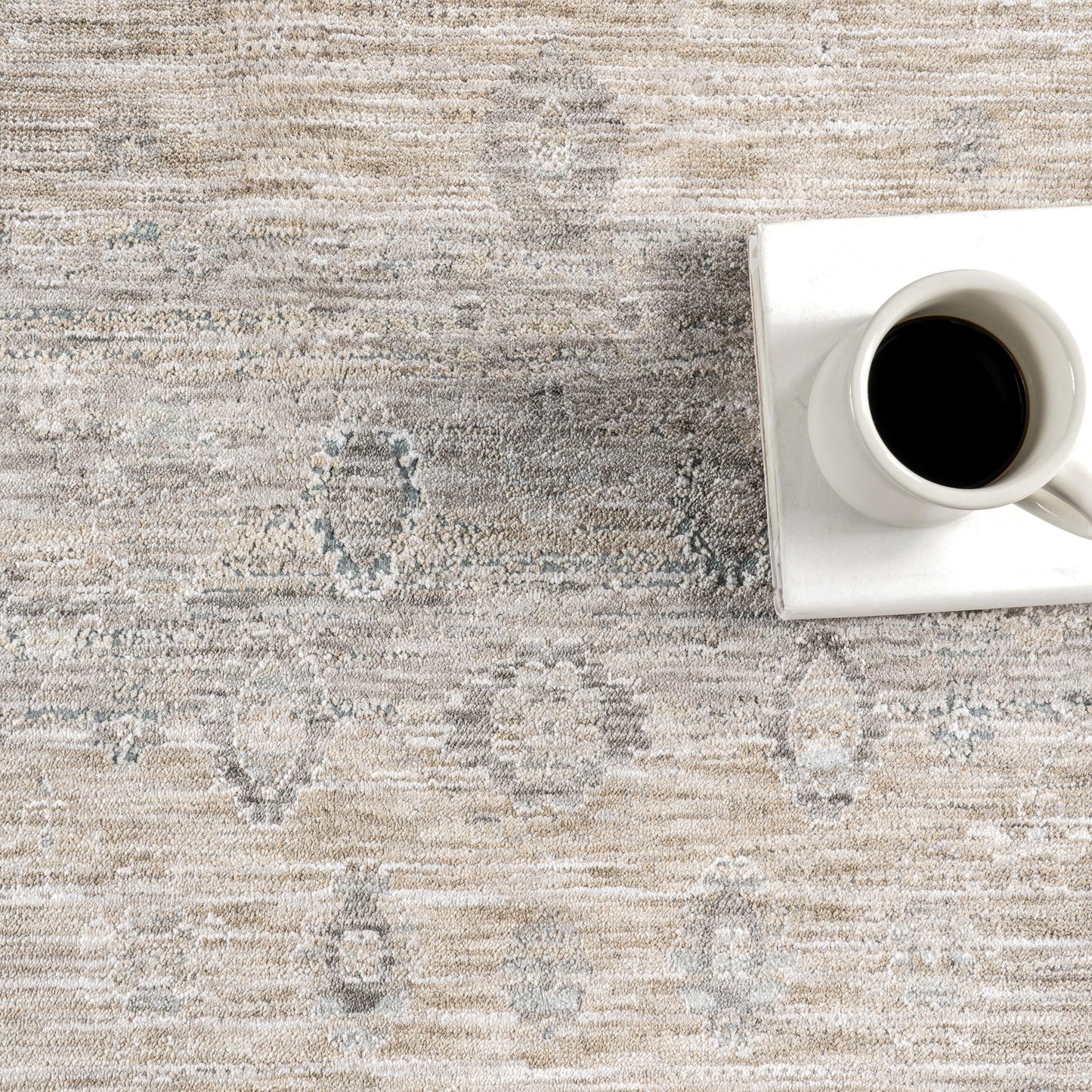nuLOOM Ginebra Medallion 5x8 Area Rug for Living Room Bedroom Dining Room Kitchen, Beige/Light Grey