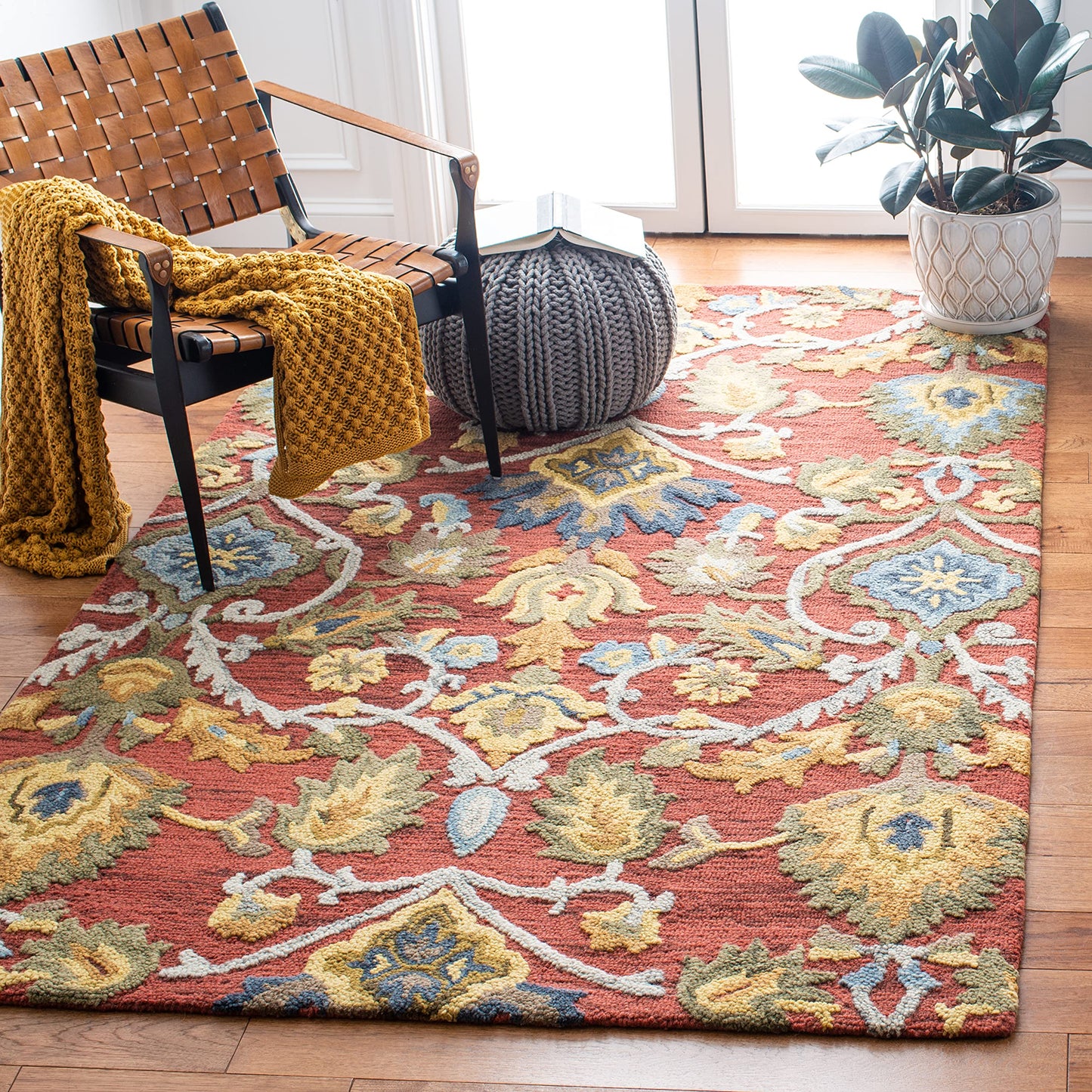 SAFAVIEH Blossom Collection Accent Rug - 3' x 5', Red & Multi, Handmade French Country Floral Wool, Ideal for High Traffic Areas in Entryway, Living Room, Bedroom (BLM402Q)