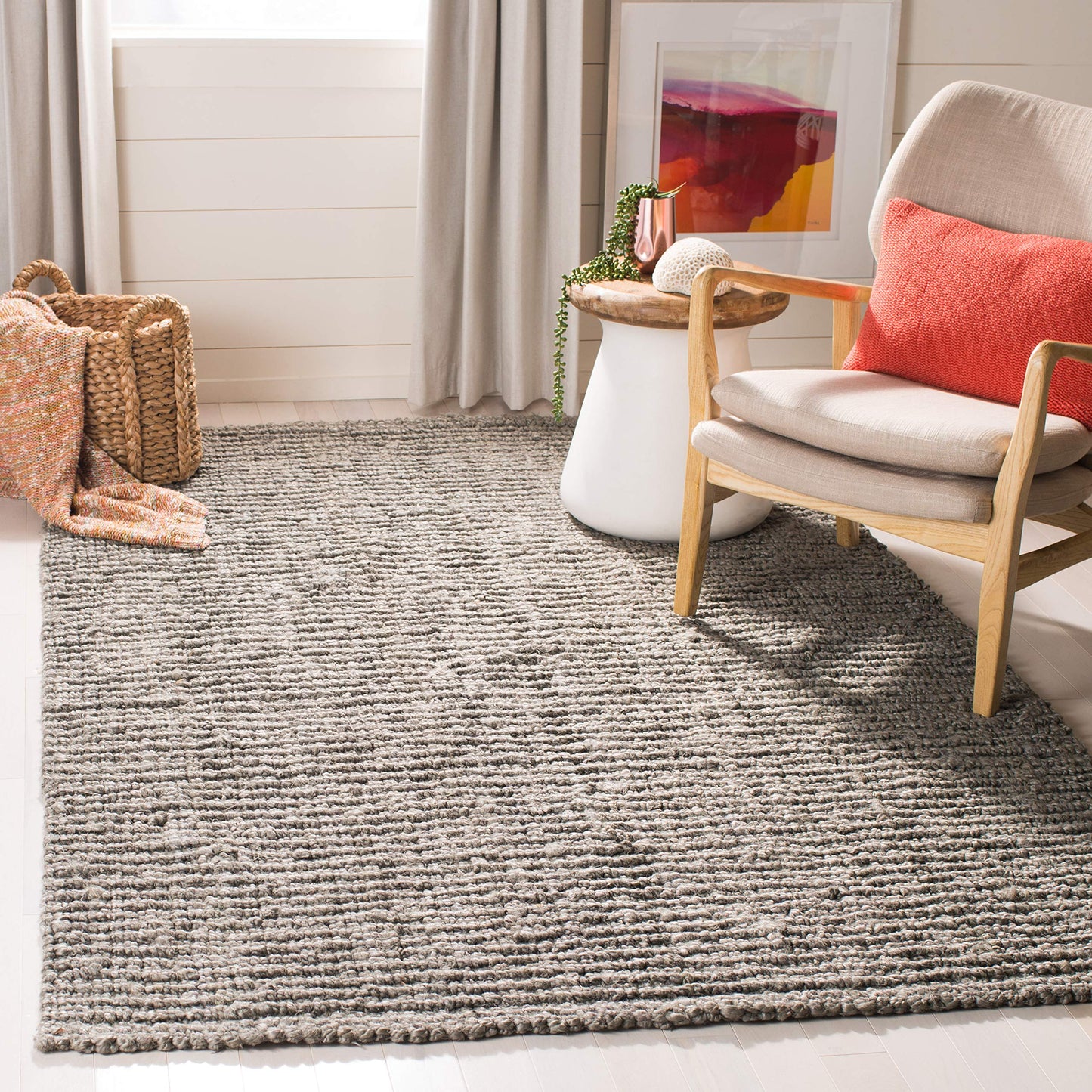SAFAVIEH Area Rug 4x6 - Natural Fiber Collection - Light Grey, Handmade Jute, Farmhouse Style, Chunky Textured Thick Pile (NF447G)