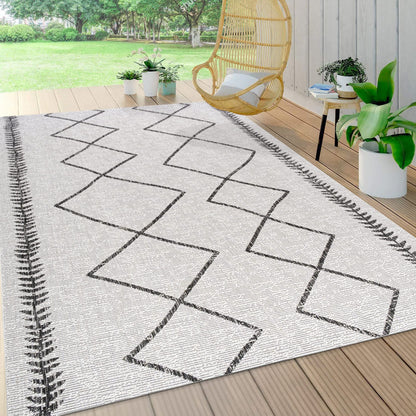 JONATHAN Y Tribal Diamond Trellis Indoor Outdoor Area Rug 5X8 Ivory/Black, Derya for Backyard, Patio, Porch, Easy-Cleaning, High Traffic, Pet-Friendly, Non-Shedding (SMB129D-5)