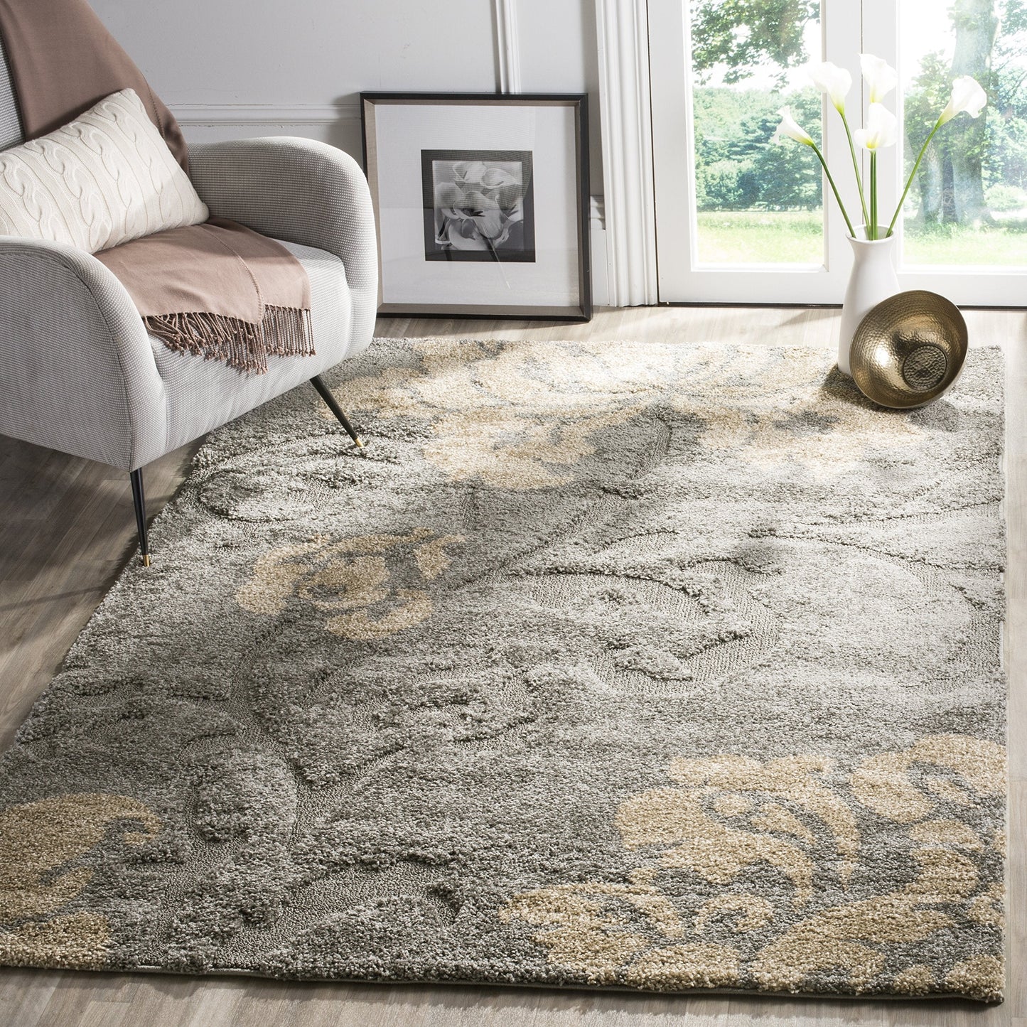 SAFAVIEH Florida Shag Collection Accent Rug - 4' x 6', Grey & Beige, Floral Design, Non-Shedding & Easy Care, 1.2-inch Thick Ideal for High Traffic Areas in Entryway, Living Room, Bedroom (SG458-8013)
