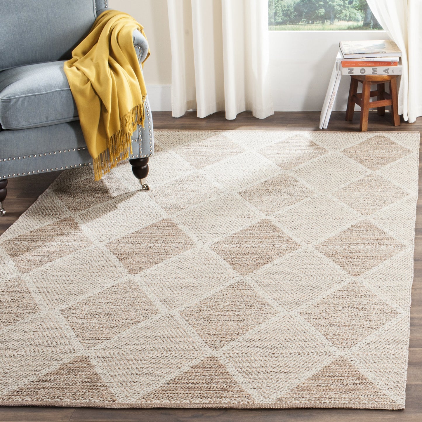 SAFAVIEH Montauk Collection Area Rug - 10' x 14', Beige, Handmade Cotton, Ideal for High Traffic Areas in Living Room, Bedroom (MTK822E)