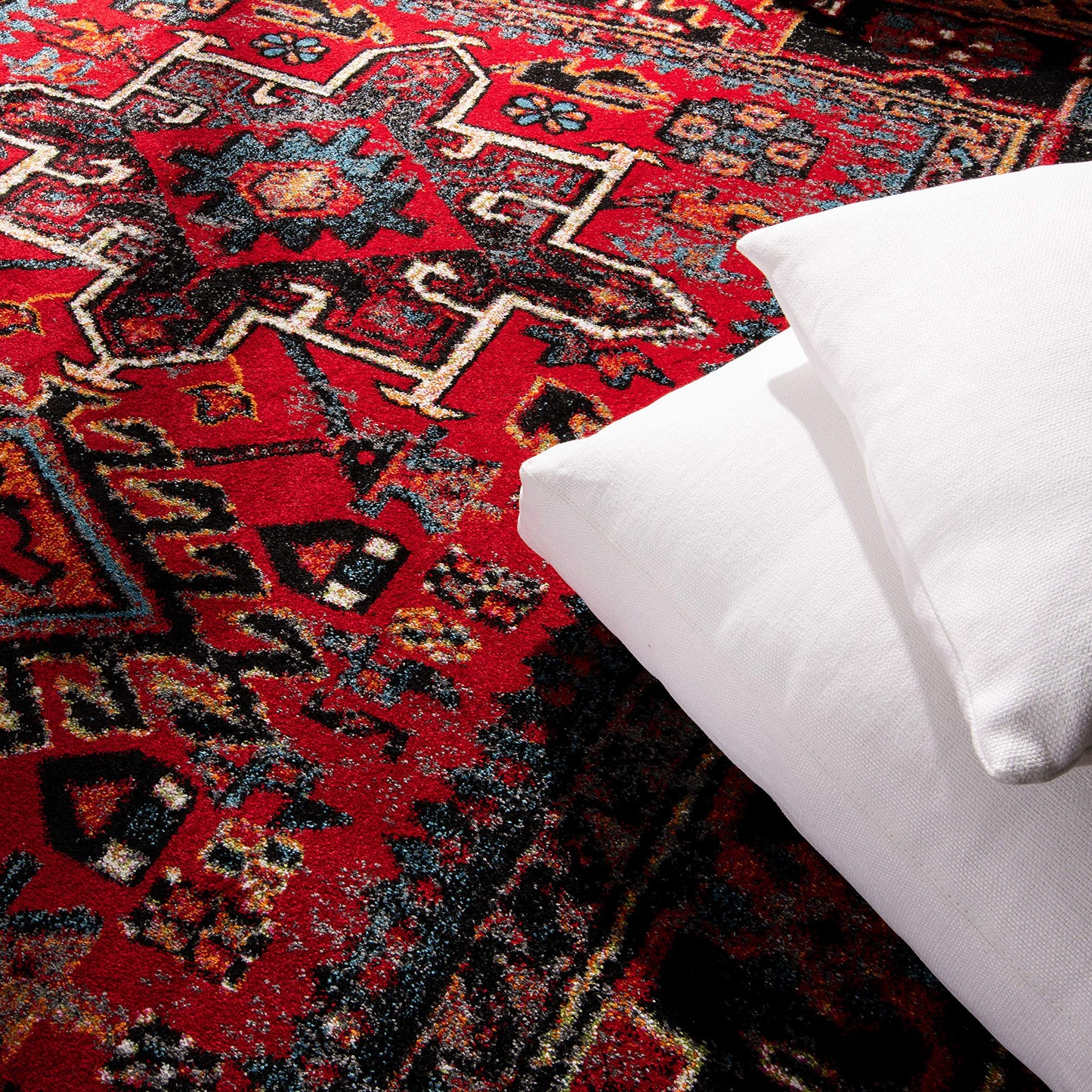 SAFAVIEH Vintage Hamadan Collection Area Rug - 5'3" x 7'6", Red & Multi, Traditional Persian Design, Non-Shedding & Easy to Clean, Ideal for Living Room, Bedroom, Dining Space (VTH211A)