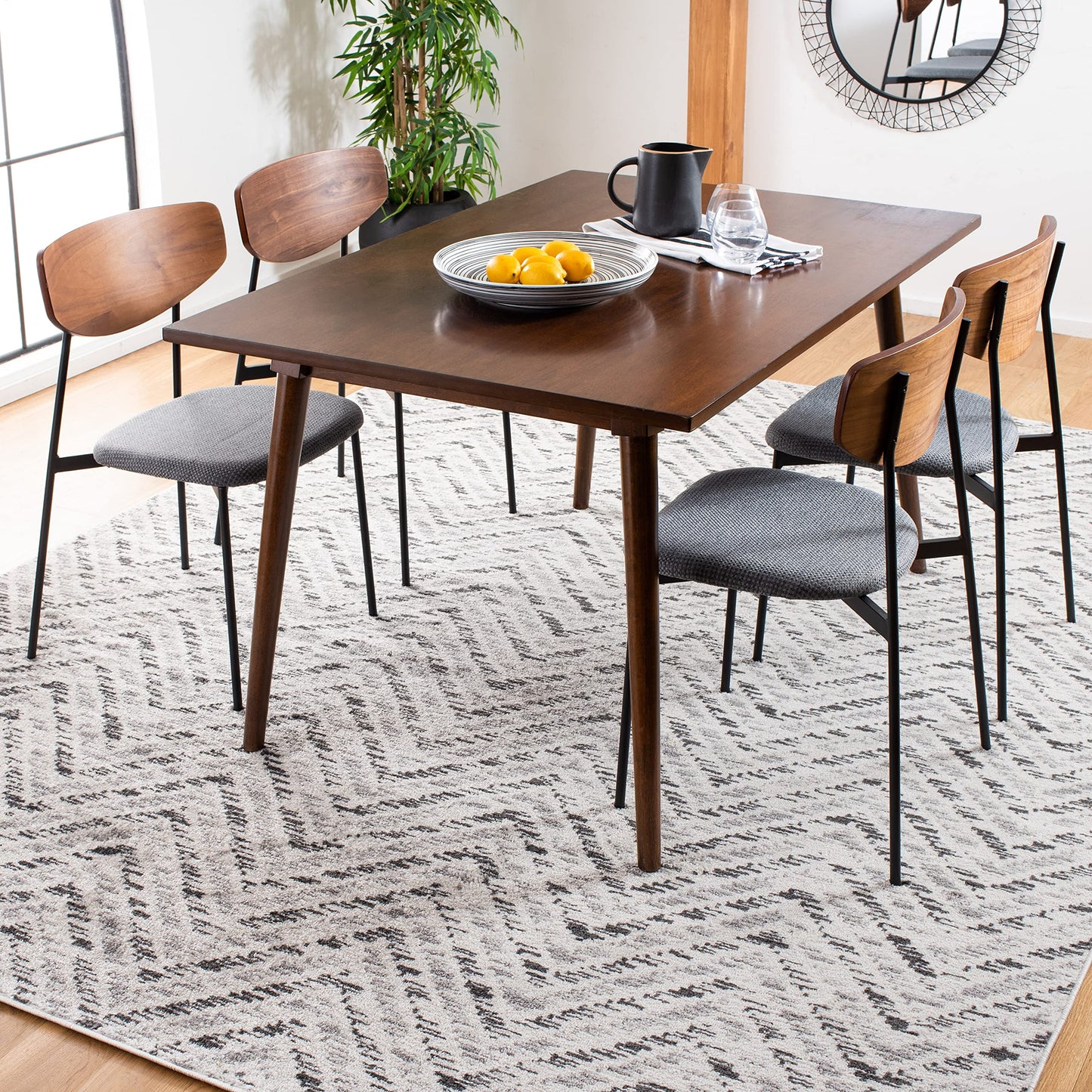 SAFAVIEH Area Rug 8x10 - Adirondack Collection - Large - Ivory & Charcoal, Chevron Pattern, Non-Shedding & Easy Cleaning, Ideal for Living Room, Bedroom, Office, Dining Space (ADR104N)