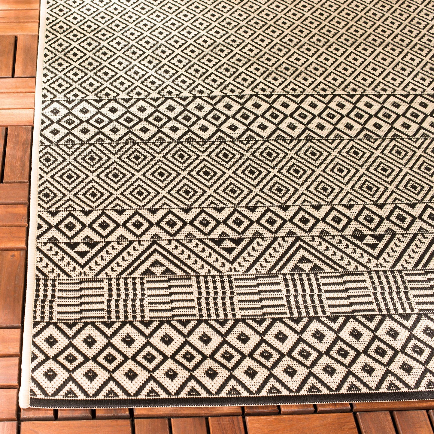 SAFAVIEH Washable Rug Outdoor Courtyard Collection - 8' x 10', Beige & Black, Non-Shedding & Easy Cleaning, Ideal for Patio, Backyard, Mudroom, DIning Space (CY6235-25612)