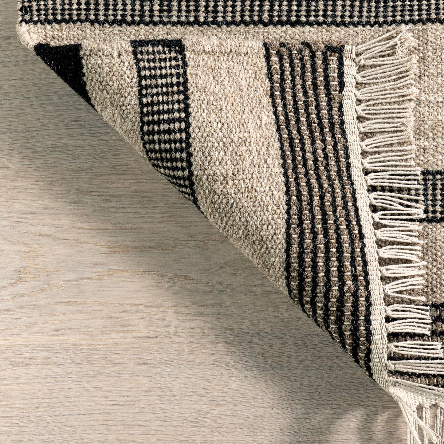 Rugs USA Black Brooklyn Tasseled Wool Area Rug, 7'6" x 9'6", Black