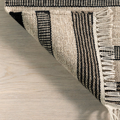 Rugs USA Black Brooklyn Tasseled Wool Area Rug, 7'6" x 9'6", Black