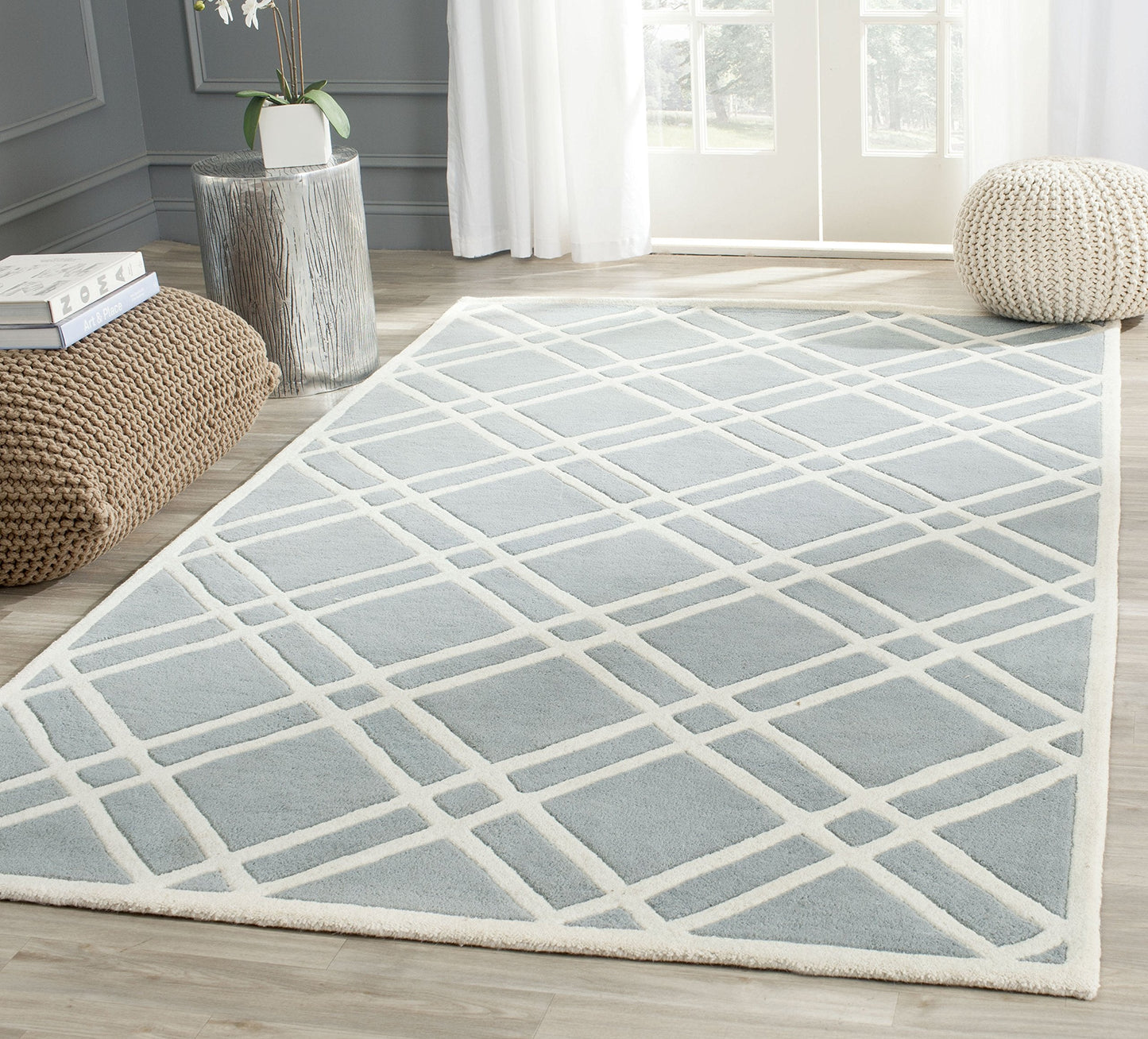SAFAVIEH Chatham Collection Area Rug - 7' Square, Blue & Ivory, Handmade Diamond Lattice Wool, Ideal for High Traffic Areas in Living Room, Bedroom (CHT740B)