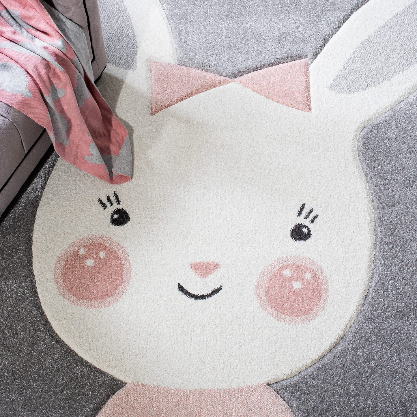 SAFAVIEH Carousel Kids Collection Accent Rug - 3'3" x 5'3", Grey & Ivory, Bunny Design, Non-Shedding & Easy Care, Ideal for High Traffic Areas for Boys & Girls in Playroom, Nursery, Bedroom (CRK166F)