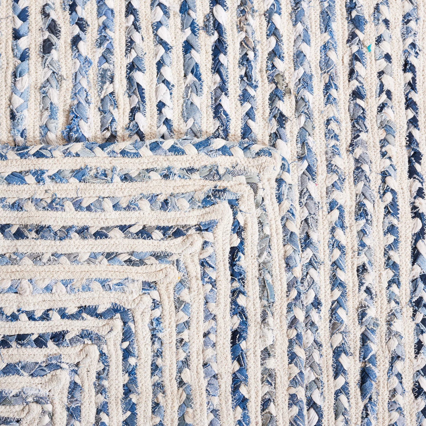 SAFAVIEH Braided Collection Area Rug - 6' x 9', Blue & Ivory, Handmade Farmhouse Cotton, Ideal for High Traffic Areas in Living Room, Bedroom (BRD260M)