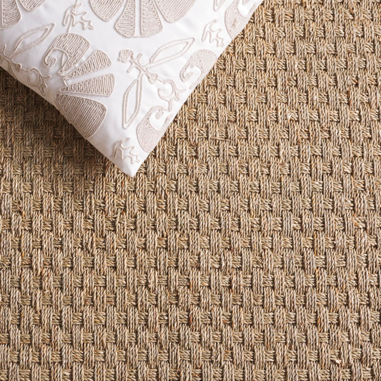 SAFAVIEH Area Rug 2x3 - Natural Fiber Collection - Natural & Beige, Seagrass, Basketweave Pattern with Border (NF114A)
