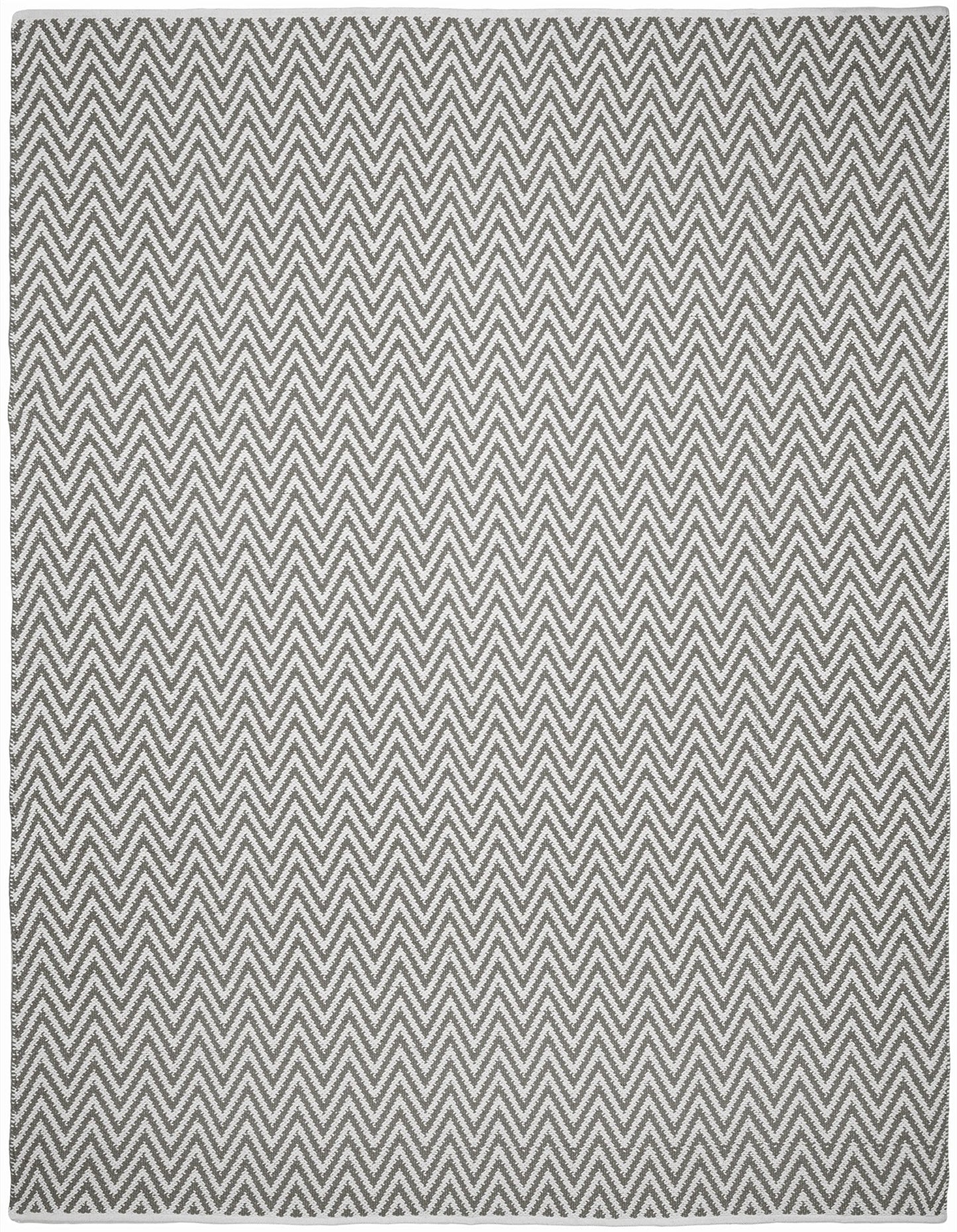 SAFAVIEH Montauk Collection Area Rug - 5' x 7', Grey & Ivory, Handmade Chevron Cotton, Ideal for High Traffic Areas in Living Room, Bedroom (MTK812A)