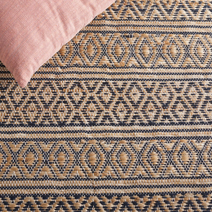 SAFAVIEH Natural Fiber Collection Area Rug - 5' x 8', Black & Natural, Flat Weave Farmhouse Geometric Jute Design, Ideal for High Traffic Areas in Living Room, Bedroom (NF379Z)