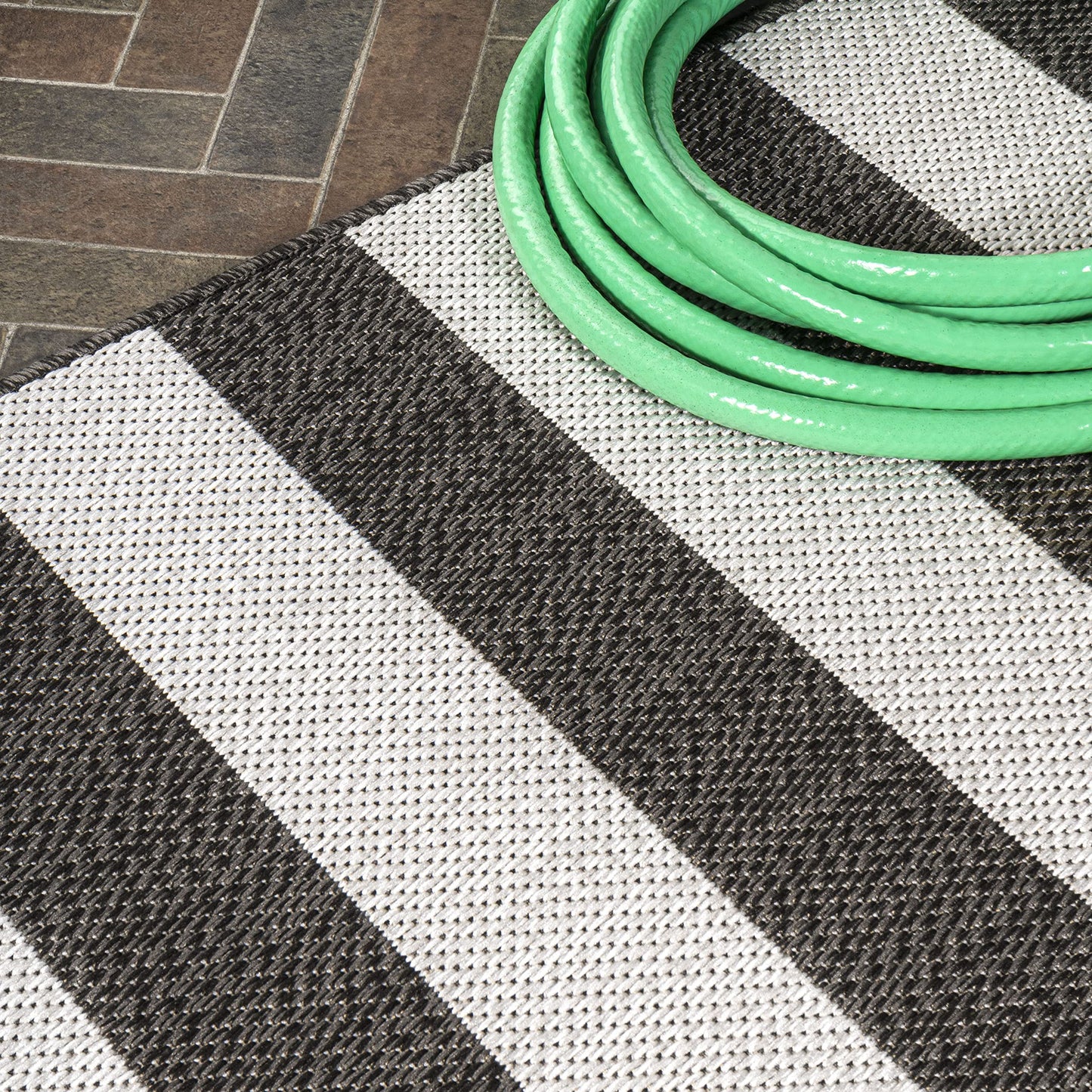 JONATHAN Y Two-Tone Wide Stripe Indoor Outdoor Runner Rug 2X8 Black/Cream, Negril for Backyard, Patio, Porch, Easy-Cleaning, High Traffic, Pet-Friendly, Non-Shedding (SMB203C-28)