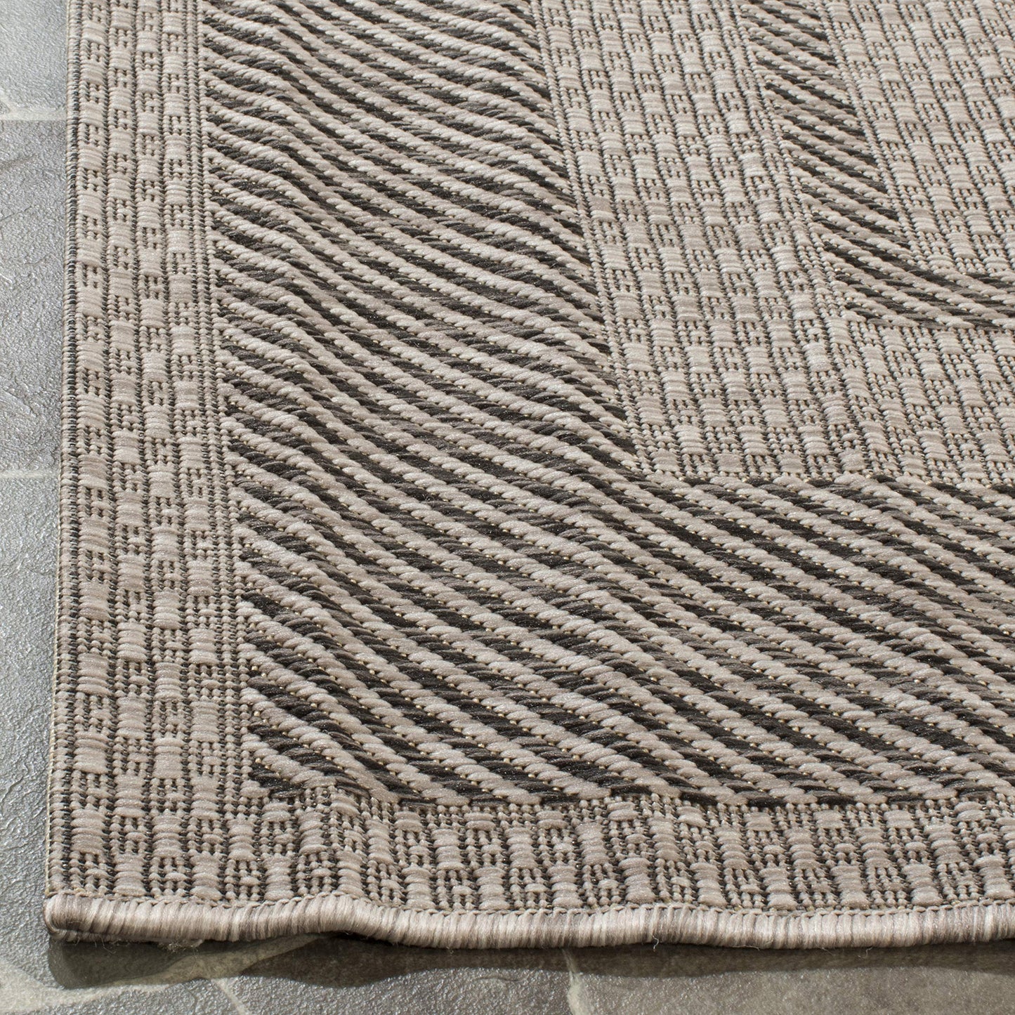 SAFAVIEH Courtyard Collection 2'7" x 5' Beige/Black CY8477 Indoor/ Outdoor Waterproof Easy Cleaning Patio Backyard Mudroom Area Rug